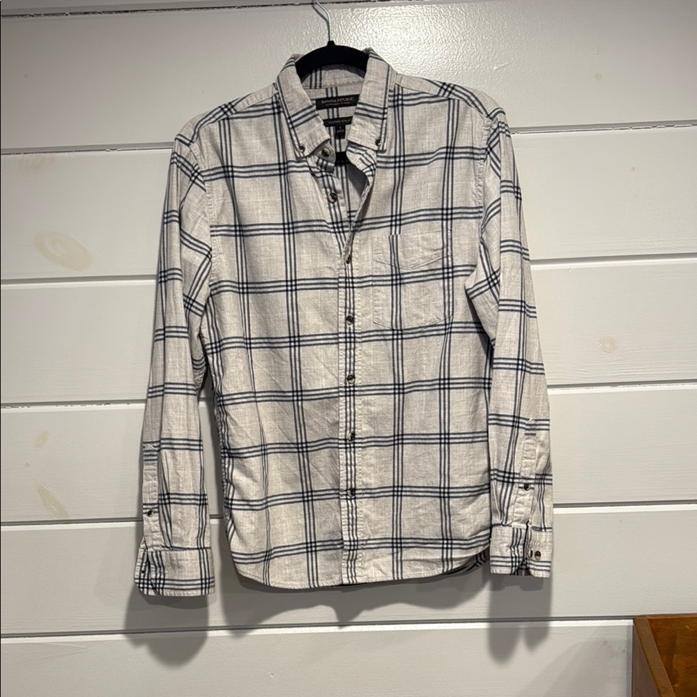 Men's White and Black Checkered Shirt Banana Republic